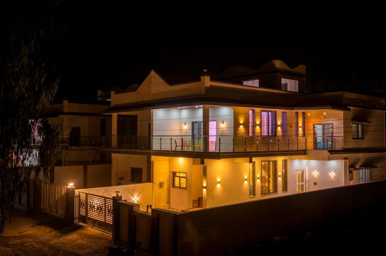 Fun Square Villa Lonavala Bagian luar foto